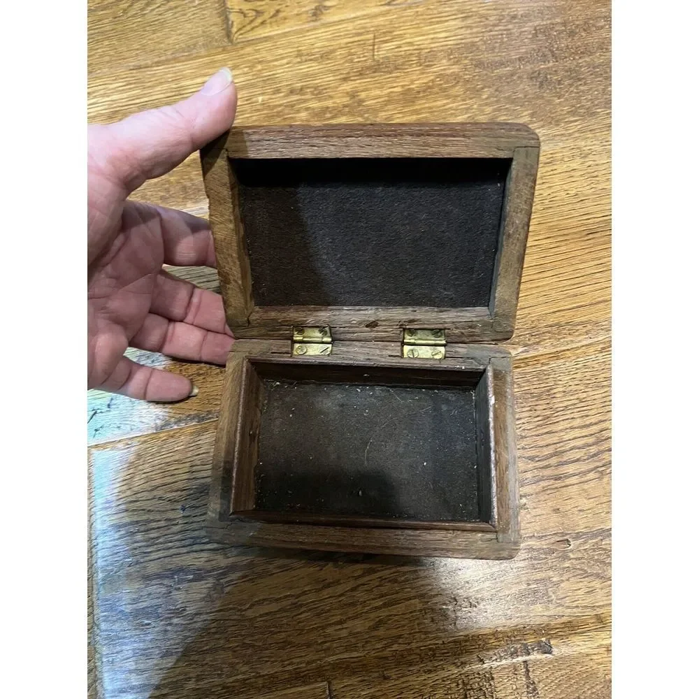 Vintage Rosewood? 5x3.5x2